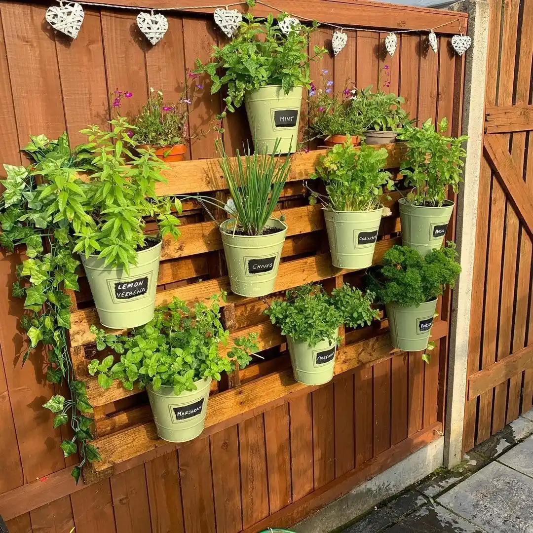 Creative Backyard Inspiration: 13 DIY Herb Garden Projects for Beginners 3 DIY herb garden