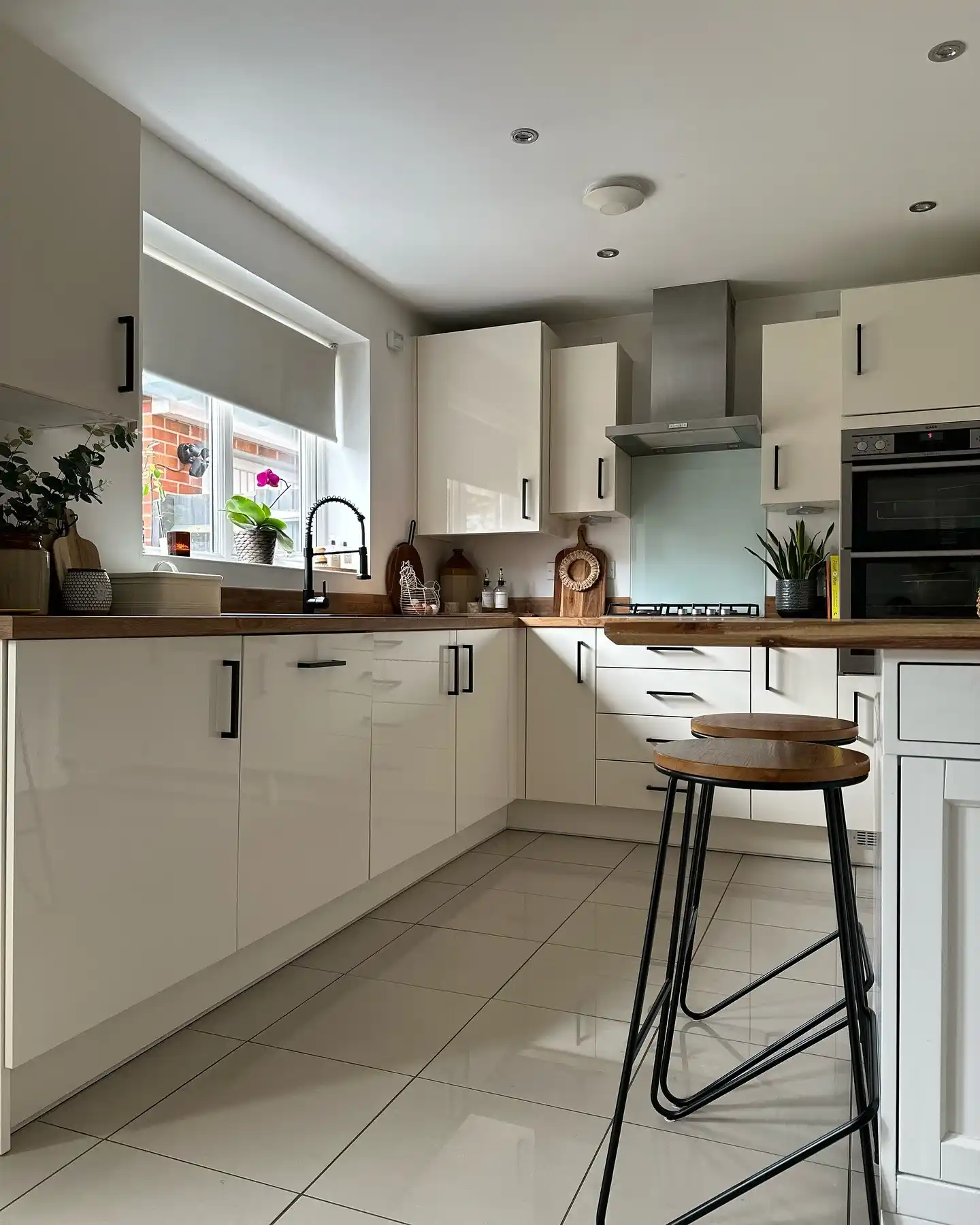 Senior-Friendly Kitchen Storage: 12 Smart Ideas 7 kitchen handles