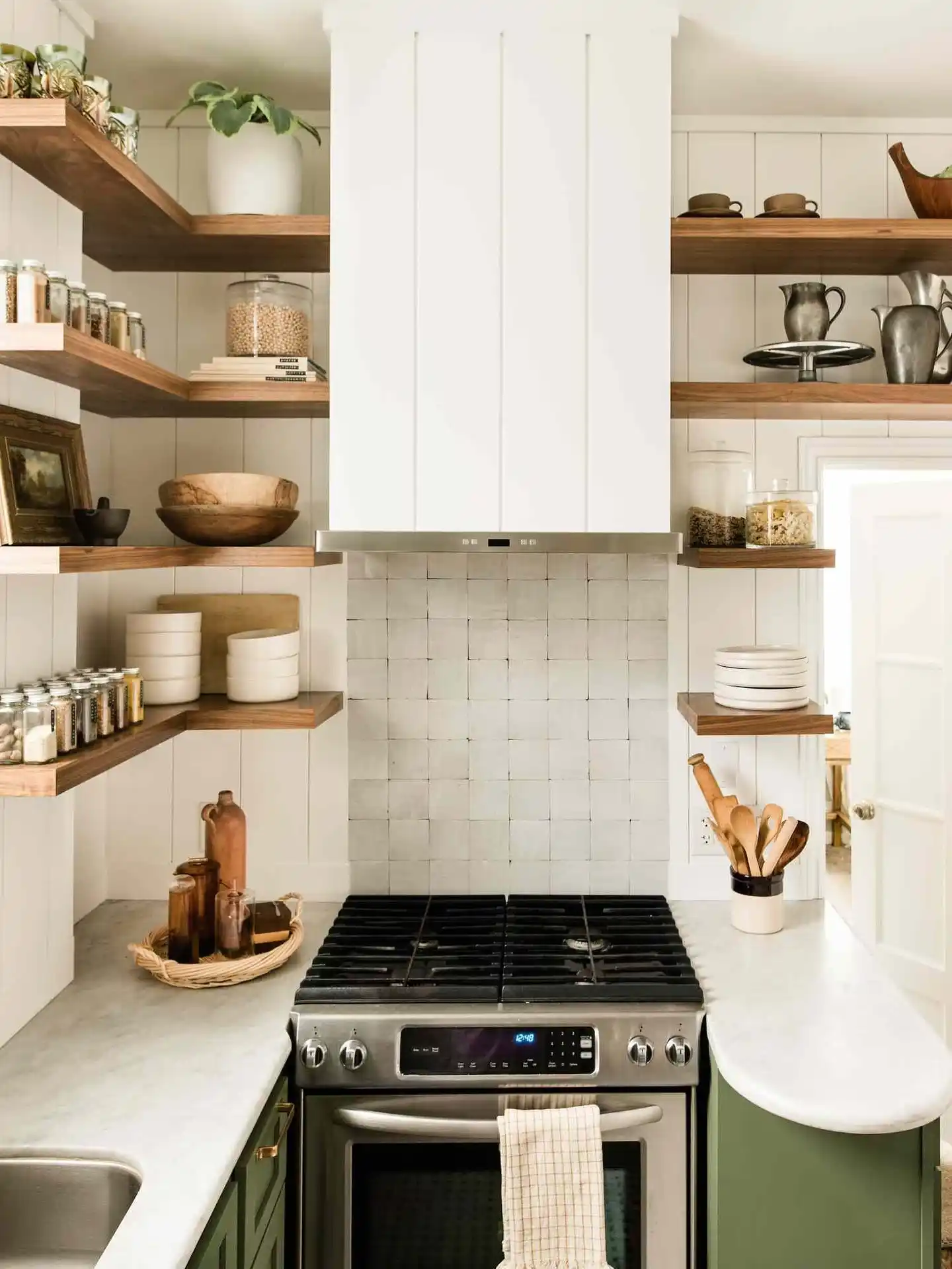 Cute & Cozy Small Apartment Grandmacore Kitchen Decor 3 Small Space & Apartment