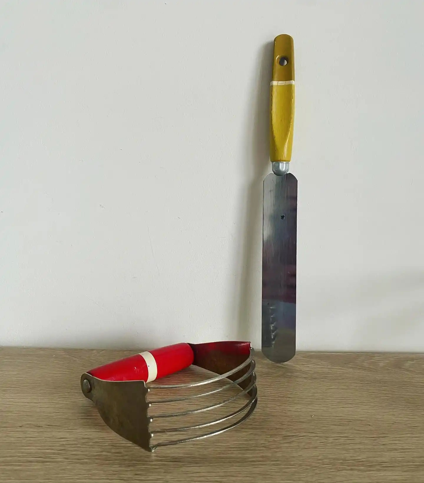10 Grandma Core Kitchen Thrift Finds 8 Vintage Pastry Blender