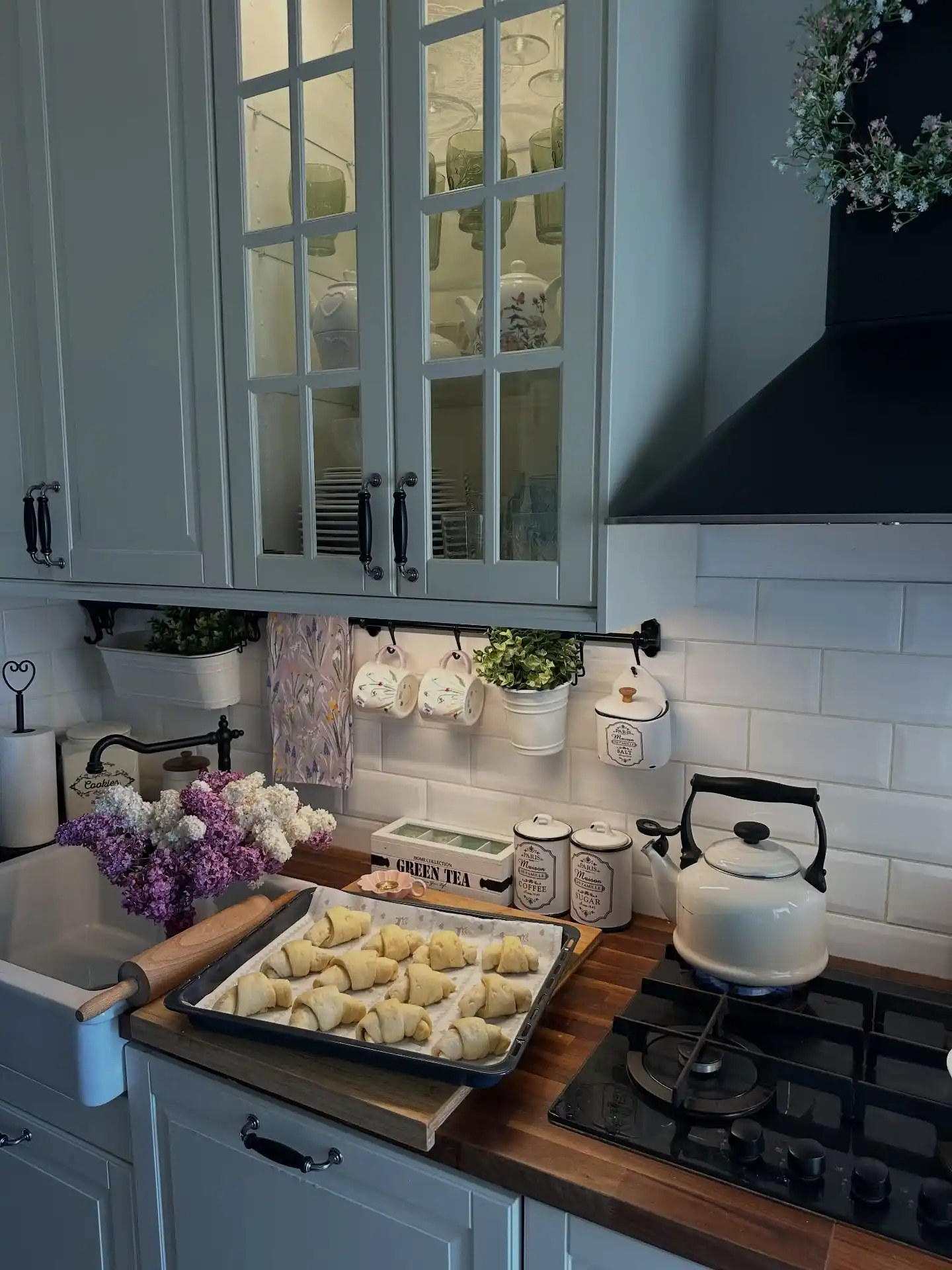 Vintage Farmhouse Kitchen Makeover Over 50 5 Weekend Kitchen Makeover