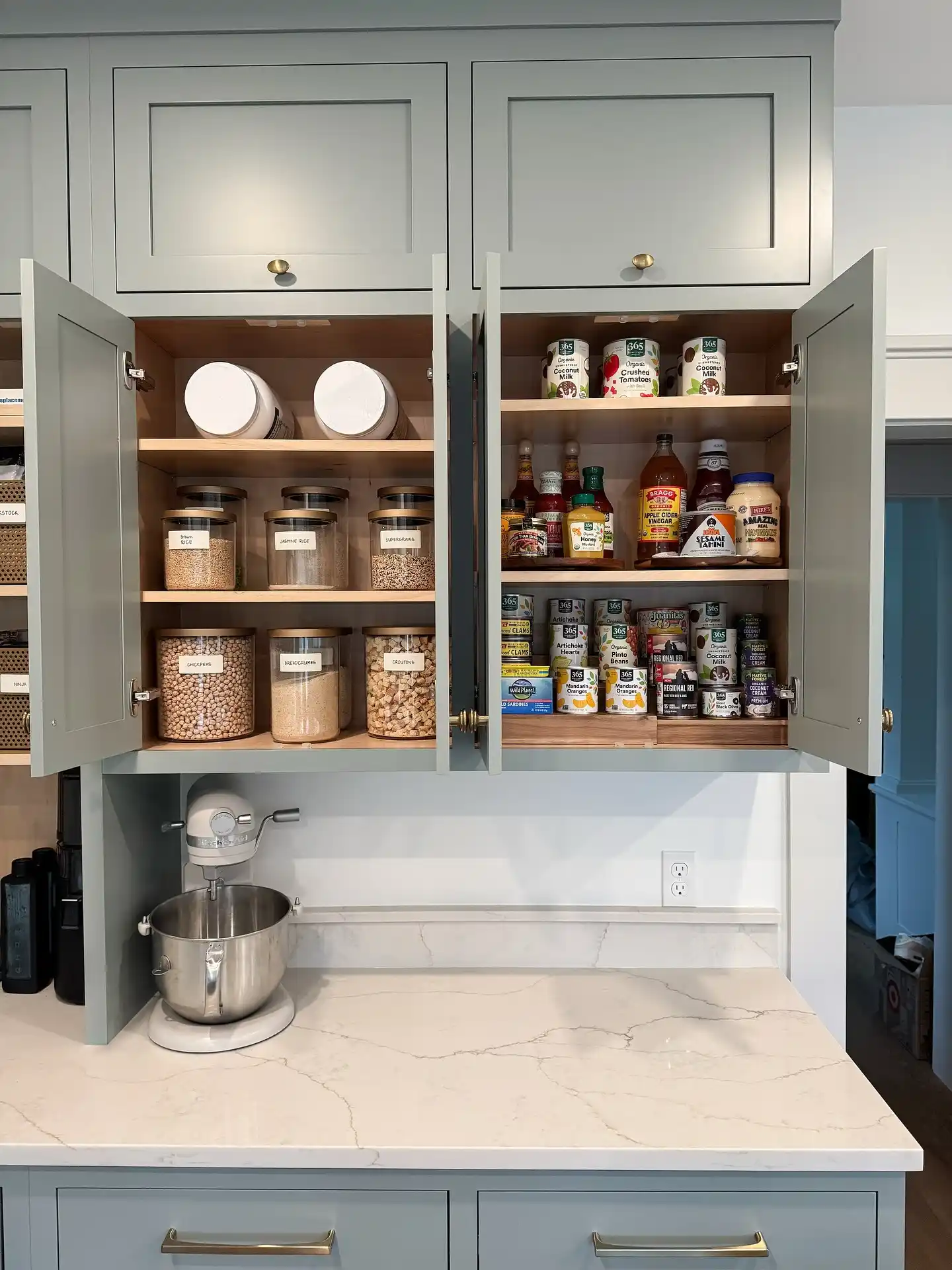 15 Pro Home Baker Kitchen Tips for a Clutter-Free Space 4 well swt kitchen