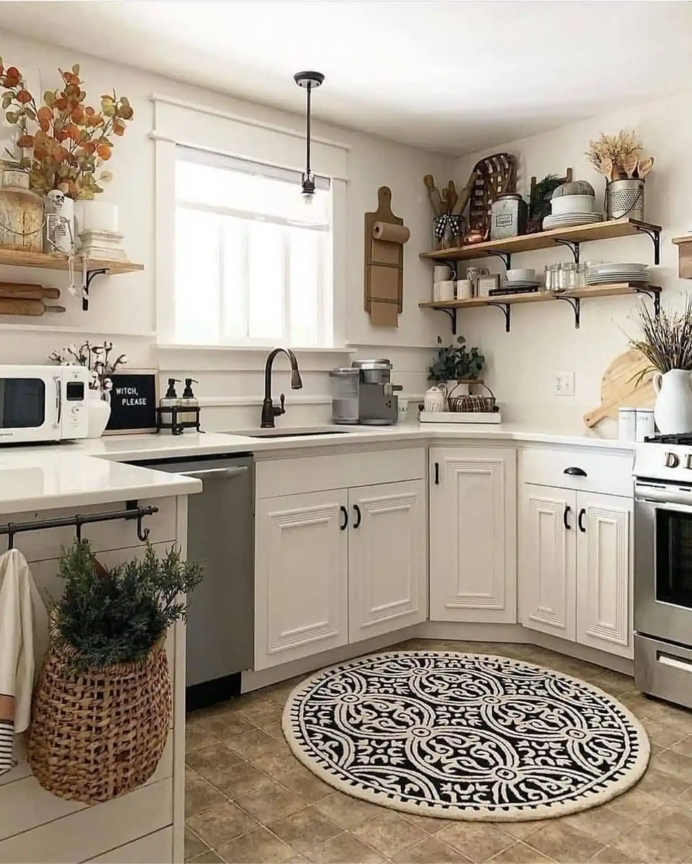 Vintage Farmhouse Kitchen Makeover Over 50 7 white farm house decore